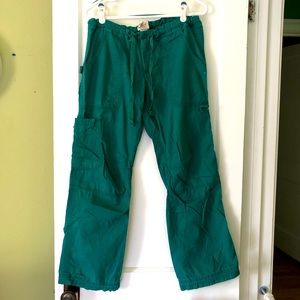 Vintage green koi scrub pants, size MP